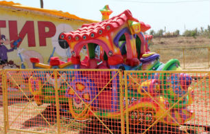 Детские аттракционы в Штормовом