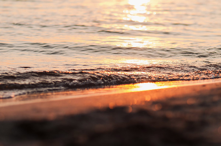 Отдых у моря: закат Отдых в Крыму на первой линии: закат