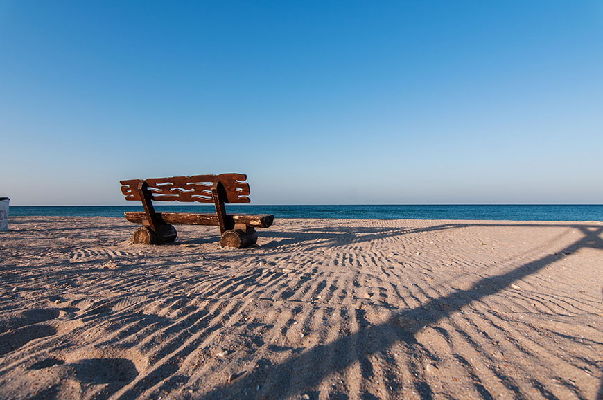 Песчаный пляж отеля в Крыму