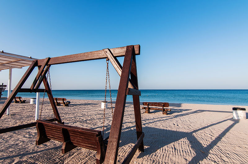 Отдых на пляже Штормового