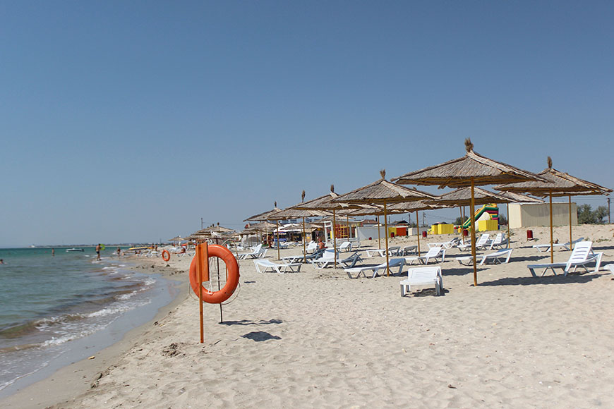 Отдых в поселке Штормовое: пляж